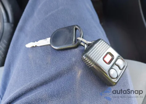 2005 Ford Escape Xlt из США, поврежденный, VIN 1FMYU031X5KB23114